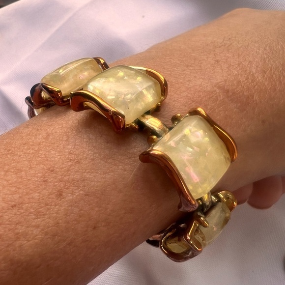 Coro Sparkly Yellow Thermoset Bracelet Signed - Picture 2 of 8